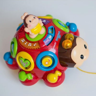 Развивающая игрушка-каталка Говорящий жук Vtech 80-111226