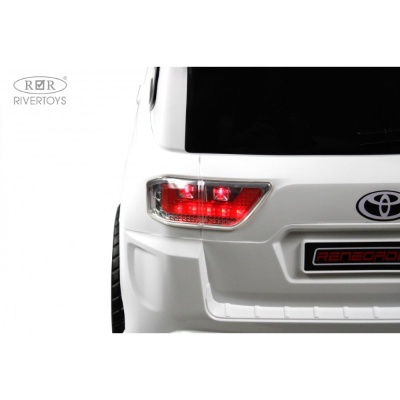 Детский электромобиль RiverToys G555GG белый