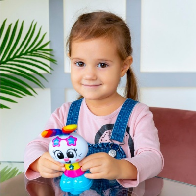 Музыкальная развивающая игрушка Заюшка Зайка Страна Фантиков Азбукварик 2909