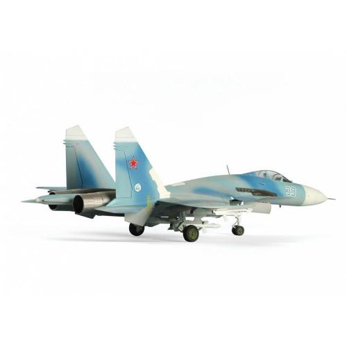 Сборная модель Советский истребитель завоевания превосходства в воздухе Су-27 Звезда 7206ПН фото 4