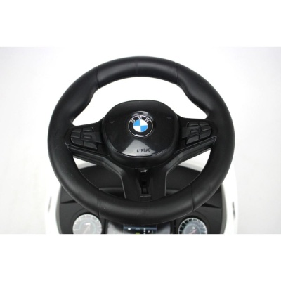 Детский толокар BMW M5 RiverToys A999MP-D белый