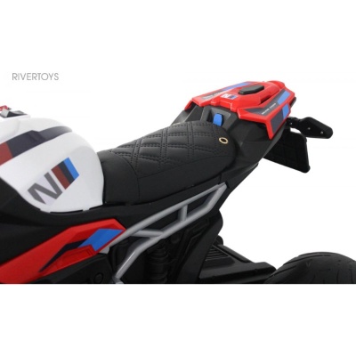 Детский электротрицикл RiverToys K808AM красный 04