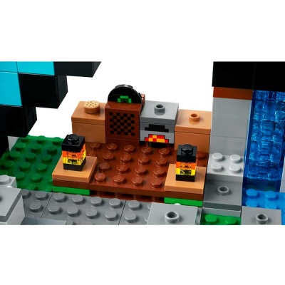 Конструктор Lego Minecraft 21244 Застава меча 04