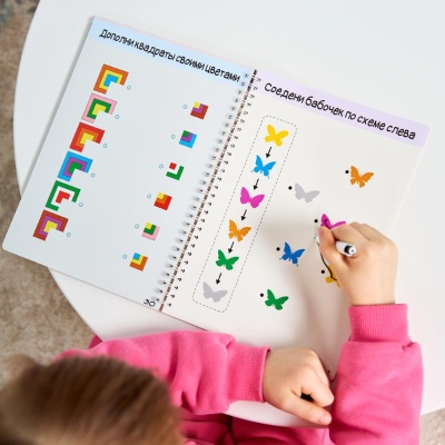 Игра развивающая Умная тетрадка Цвета и формы Десятое Королевство 05215