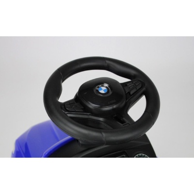 Детский толокар BMW M5 RiverToys A999MP-M синий