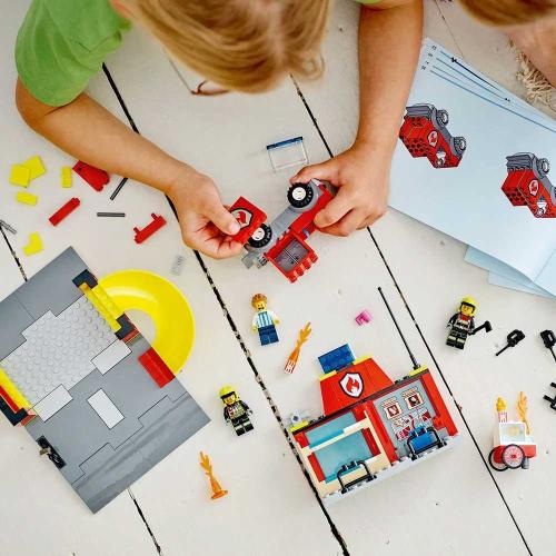 Конструктор Lego City 60375 Пожарная часть и пожарная машина фото 5