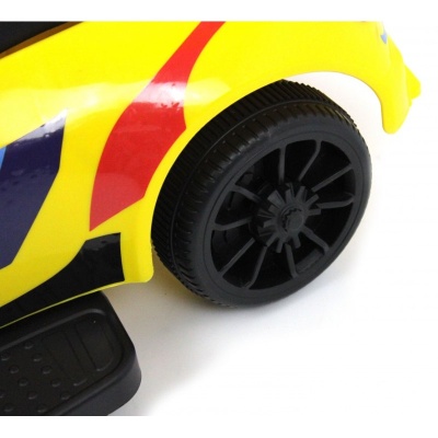 Детский толокар RiverToys F003FF-P жёлтый