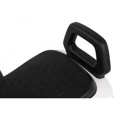 Детский толокар RiverToys Z004ZZ-A белый