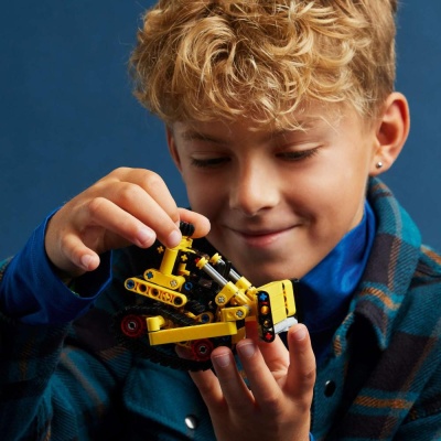 Конструктор Lego Technic 42163 Сверхмощный бульдозер