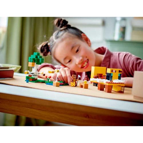 Конструктор Lego Minecraft 21241 Пчелиный коттедж фото 7