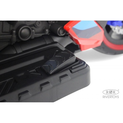 Детский электротрицикл RiverToys K808AM красный 02