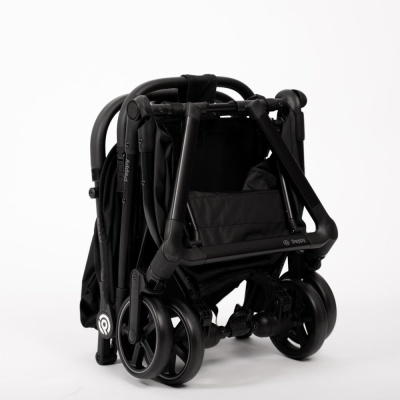 Прогулочная коляска Peppy Aero Black cosmos