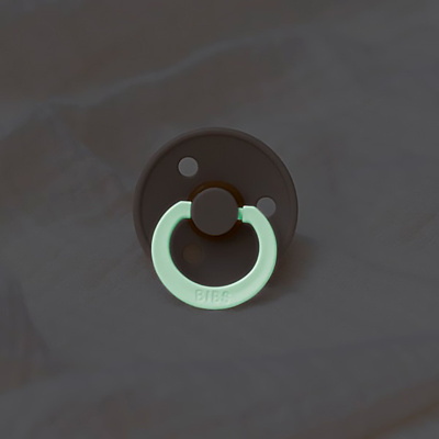 Соска пустышка ночная De Lux Latex Sage Glow 0-6 месяцев Bibs 1110270 3