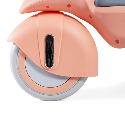 Детский беговел RiverToys HB-222 розовый 5