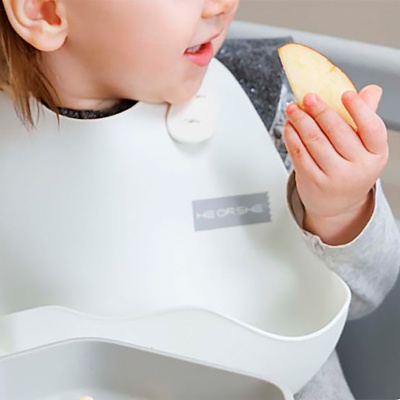 Нагрудник для кормления из силикона HOS-02-011 (W) 3