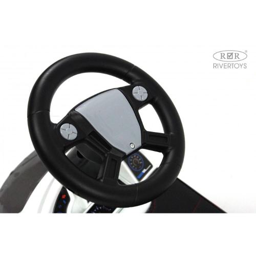 Детский толокар RiverToys L001LL-M белый фото 7