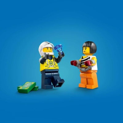 Конструктор Lego City 60415 Погоня на полицейской машине за маслкаром 05