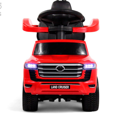 Детский толокар Toyota Land Cruiser 300 RiverToys Z002ZZ-B красный 2