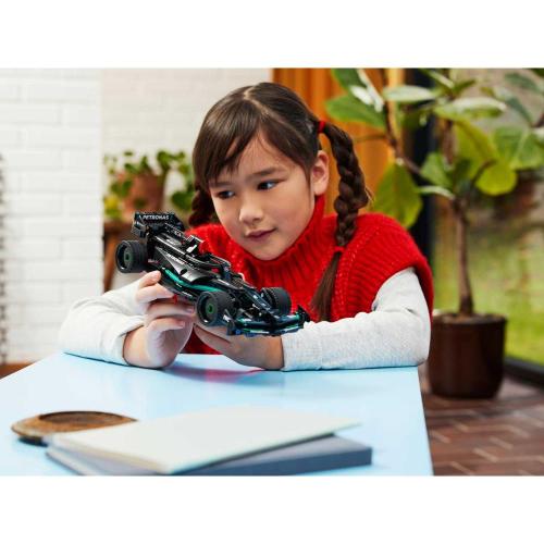 Конструктор Lego Technic 42165 Гоночная машина Mercedes-AMG F1 W14 E Performance Pull-Back фото 5