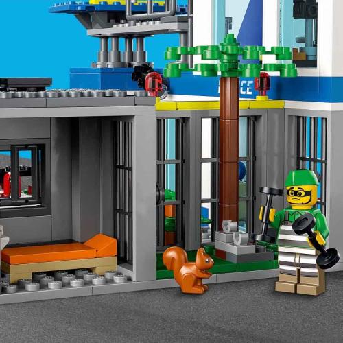Конструктор Lego City Полицейский участок lego 60316 фото 6