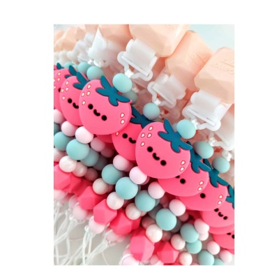 Держатель для пустышки Darling clip Strawberry DCLIPSTRAW Bibs 1