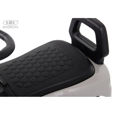 Детский толокар RiverToys Z004ZZ-M серый 05