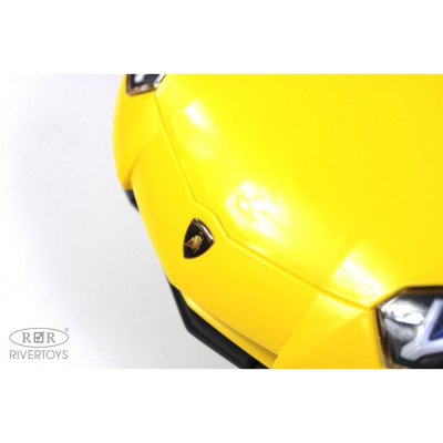 Детский толокар RiverToys M555MM-H жёлтый