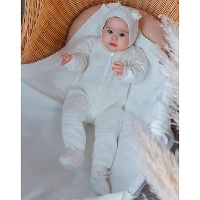 Комплект Очарование комбинезон и шапочка Наследникъ НВ-МТ-003-ЭК экрю 6-9 месяцев 2