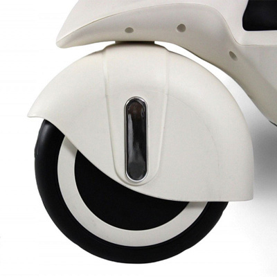 Детский беговел RiverToys HB-222 белый 4