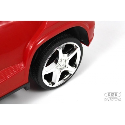 Детский толокар Mercedes-Benz GL63 RiverToys А888АА красный