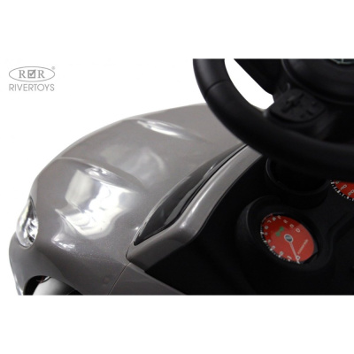 Детский толокар RiverToys Z004ZZ-M серый