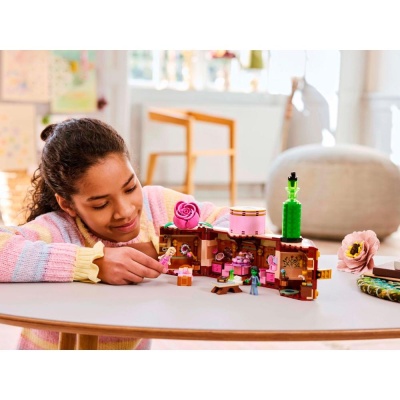 Конструктор Lego Wicked 75683 Общежитие Глинды и Эльфабы