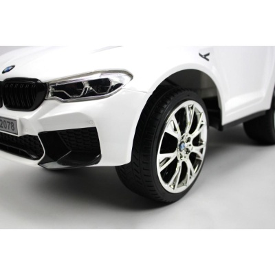Детский толокар BMW M5 RiverToys A999MP-D белый