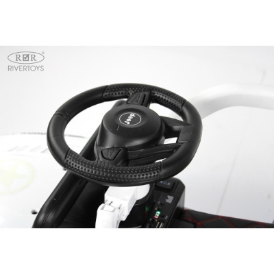 Детский электромобиль RiverToys G003GG белый