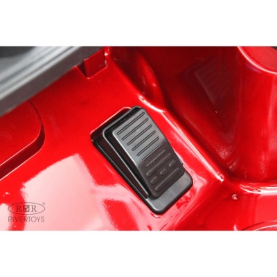 Детский электромобиль RiverToys X008XX красный глянец 04