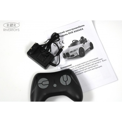 Детский электромобиль BMW M4 RiverToys A004AA синий 02