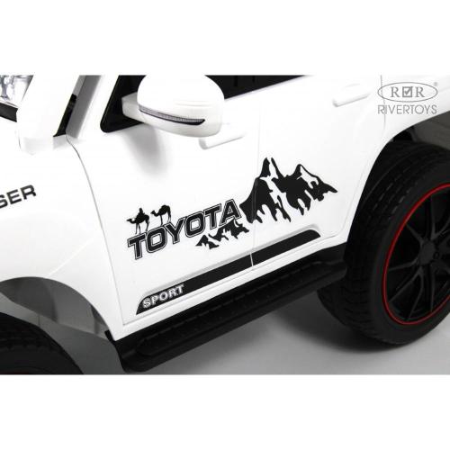 Детский электромобиль RiverToys G555GG белый фото 4