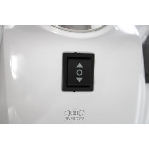 Детский электромотоцикл RiverToys М111БХ белый фото 6