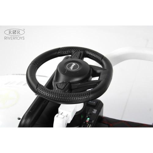 Детский электромобиль RiverToys G003GG белый фото 19