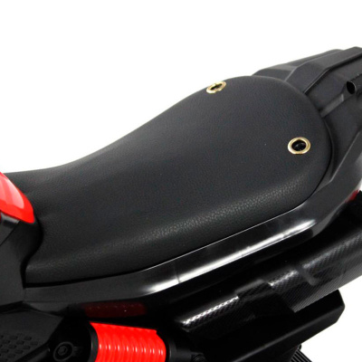 Детский электротрицикл RiverToys K002PX красный