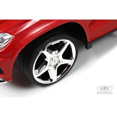 Детский толокар Mercedes-Benz GL63 RiverToys А888АА красный
