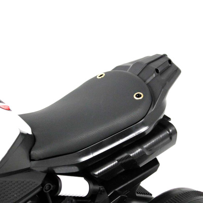 Детский электротрицикл RiverToys K002PX белый