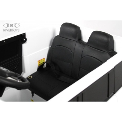 Детский электромобиль RiverToys G555GG белый