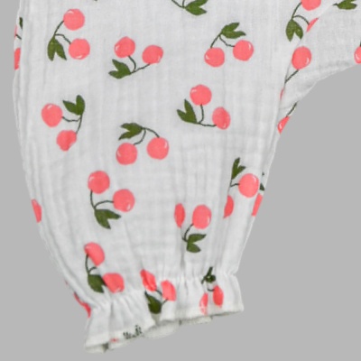 Песочник с крылышком Вишни муслин Чуди Кидс 303525-8 03 Песочник с крылышком Вишни муслин Чуди Кидс 303525-8 03