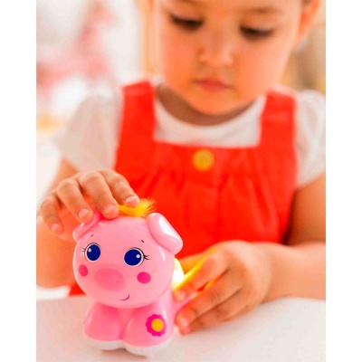 Музыкальная игрушка Свинка Веселые друзья Азбукварик 2837