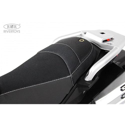 Детский электромотоцикл RiverToys М008БХ серый фото 2