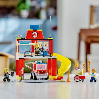 Конструктор Lego City 60375 Пожарная часть и пожарная машина 4