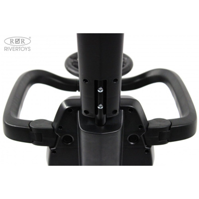 Детский толокар RiverToys M555MM-H белый 04