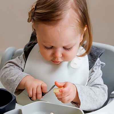 Нагрудник для кормления из силикона HOS-02-011 (W) 4