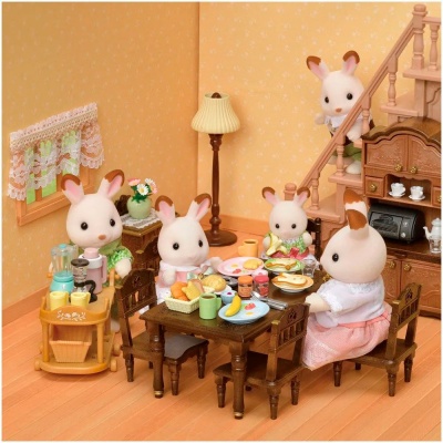 Игровой набор Sylvanian Families Классический коричневый стол Epoch 2078 02